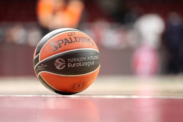 Basketball liegt auf dem Boden GER, FC Bayern Basketball vs. BC Zalgiris Kaunas, Basketball, EuroLeague, Saison 2021 2022, 11.01.2022, GER, FC Bayern Basketball vs. BC Zalgiris Kaunas, Basketball, EuroLeague, Saison 2021 2022, 11.01.2022, Muenchen Copyright: xEIBNER MarcelxEngelbrechtx EP_EER