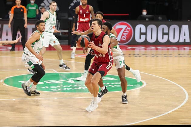Vladimir Lucic (Bayern Basketball, 11) am Ball GER, FC Bayern Basketball vs. BC Zalgiris Kaunas, Basketball, EuroLeague, Saison 2021 2022, 11.01.2022, GER, FC Bayern Basketball vs. BC Zalgiris Kaunas, Basketball, EuroLeague, Saison 2021 2022, 11.01.2022, Muenchen Copyright: xEIBNER MarcelxEngelbrechtx EP_EER
