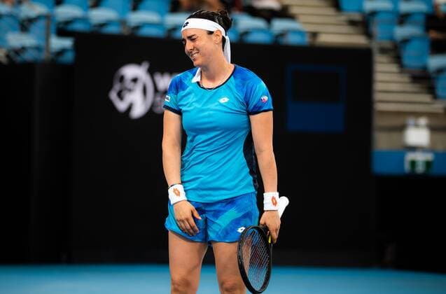 Mandatory Credit: Photo by Rob Prange Shutterstock (12751288b) Ons Jabeur of Tunisia in action during the quarter-final of the 2022 Sydney Tennis Classic WTA, Tennis Damen 500 tennis tournament Sydney Tennis Classic, Day 4, Tennis, Olympic Park, Sydney, Australia - 13 Jan 2022 Sydney Tennis Classic, Day 4, Tennis, Olympic Park, Sydney, Australia - 13 Jan 2022  Copyright: xRobxPrange Shutterstockx 12751288b