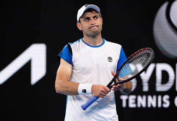 Tennis, ATP-Turnier in Sydney SYDNEY TENNIS CLASSIC, Aslan Karatsev of Russia reacts during his match against Lorenzo Sonego of Italy on Day 4 of the Sydney Tennis Classic at Ken Rosewall Arena, in Sydney, Thursday, January 13, 2022. ( NO ARCHIVING, EDITORIAL USE ONLY, NO USE IN BOOKS WITHOUT CONSENT SYDNEY NSW AUSTRALIA  Copyright: xJAMESxGOURLEYx 20220113001612997263