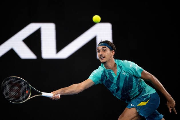 Tennis, ATP-Turnier in Sydney SYDNEY TENNIS CLASSIC, Lorenzo Sonego of Italy in action during his match against Aslan Karatsev of Russia on Day 4 of the Sydney Tennis Classic at Ken Rosewall Arena, in Sydney, Thursday, January 13, 2022. ( NO ARCHIVING, EDITORIAL USE ONLY, NO USE IN BOOKS WITHOUT CONSENT SYDNEY NSW AUSTRALIA  Copyright: xJAMESxGOURLEYx 20220113001612997291