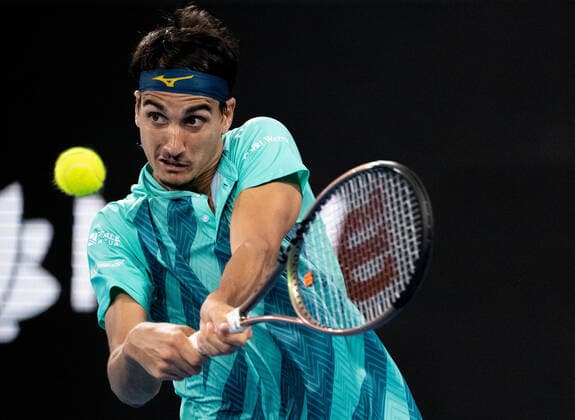 Tennis, ATP-Turnier in Sydney SYDNEY TENNIS CLASSIC, Lorenzo Sonego of Italy in action during his match against Aslan Karatsev of Russia on Day 4 of the Sydney Tennis Classic at Ken Rosewall Arena, in Sydney, Thursday, January 13, 2022. ( NO ARCHIVING, EDITORIAL USE ONLY, NO USE IN BOOKS WITHOUT CONSENT SYDNEY NSW AUSTRALIA  Copyright: xJAMESxGOURLEYx 20220113001612997310
