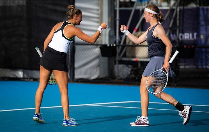 Mandatory Credit: Photo by Rob Prange Shutterstock (12751288cl) Vivian Heisen of Germany & Panna Udvardy of Hungary playing doubles at the 2022 Sydney Tennis Classic WTA, Tennis Damen 500 tennis tournament Sydney Tennis Classic, Day 4, Tennis, Olympic Park, Sydney, Australia - 13 Jan 2022 Sydney Tennis Classic, Day 4, Tennis, Olympic Park, Sydney, Australia - 13 Jan 2022  Copyright: xRobxPrange Shutterstockx 12751288cl