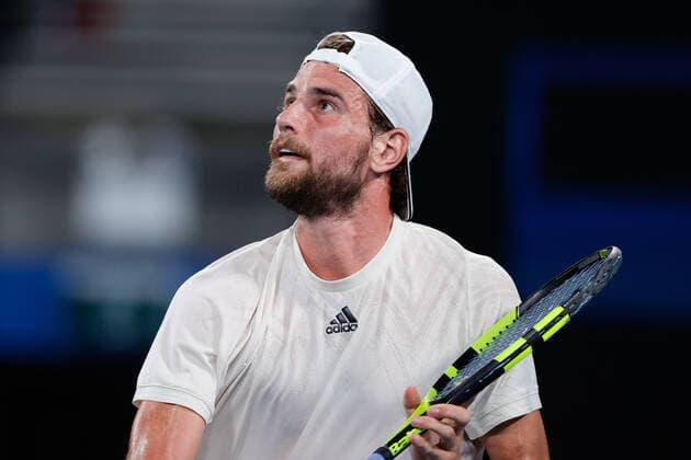 Tennis, ATP-Turnier in Sydney Maxime Cressy of USA watches the ball against Daniel Evans of Great Britain in the Quarter Final match during the Sydney Tennis Classic 2022 at Sydney Olympic Park Tennis Centre, Sydney, Australia on 13 January 2022. Copyright: xPeterxDovganx 30470537