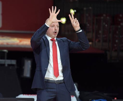 13.01.2022, xemx, Basketball Euroleague, FC Bayern Muenchen - AS Monaco emspor, v.l. Cheftrainer Sasa Obradovic (AS Monaco) gibt Anweisungen, gestikuliert mit den Armen, gesticulate, gives instructions Muenchen