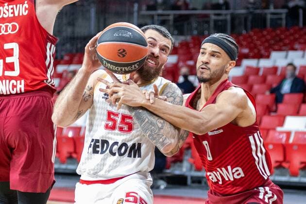 Mike James 55 (AS Monaco Basket), Nick Weiler-Babb 0 (FC Bayern), FC Bayern Basketball vs. AS Monaco Basket, Euroleague, 13.01.2022 Muenchen Bayern Deutschland