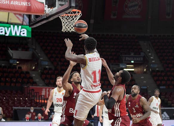 13.01.2022, xemx, Basketball Euroleague, FC Bayern Muenchen - AS Monaco emspor, v.l. Augustine Rubit (FC Bayern Basketball), Alpha Diallo (AS Monaco), Corey Walden (FC Bayern Basketball) Muenchen