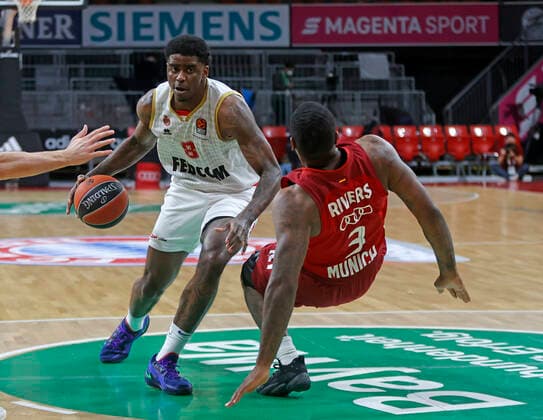13.01.2022, Euroleague, FC Bayern Basketball vs AS Monaco, Basketball , im Bild: BACON, DWAYNE (AS Monaco) vs Rivers K.C (FCB Basketball)
