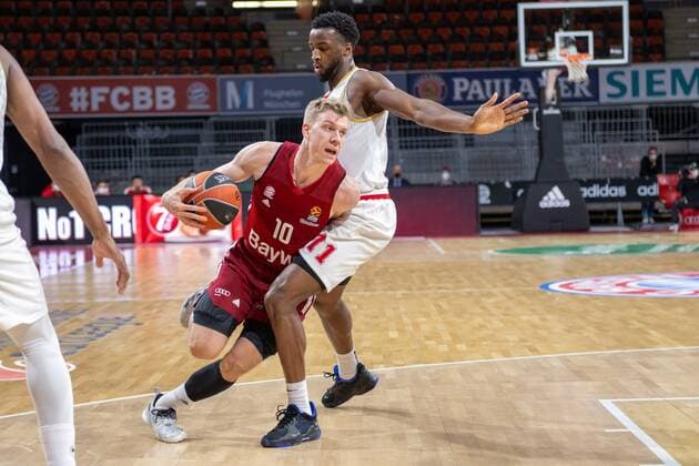 Ognjen Jaramaz 10 (FC Bayern), Alpha Diallo 11 (AS Monaco Basket), FC Bayern Basketball vs. AS Monaco Basket, Euroleague, 13.01.2022 Muenchen Bayern Deutschland