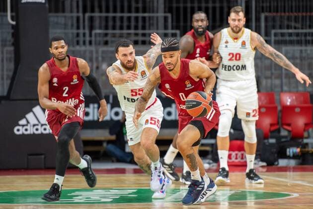 Mike James 55 (AS Monaco Basket), Nick Weiler-Babb 0 (FC Bayern), FC Bayern Basketball vs. AS Monaco Basket, Euroleague, 13.01.2022 Muenchen Bayern Deutschland