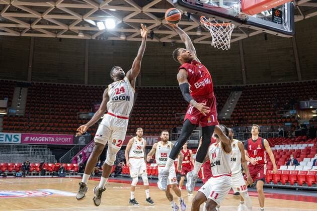 Yakuba Ouattara 24 (AS Monaco Basket), Thomas Deshaun 1 (FC Bayern), FC Bayern Basketball vs. AS Monaco Basket, Euroleague, 13.01.2022 Muenchen Bayern Deutschland