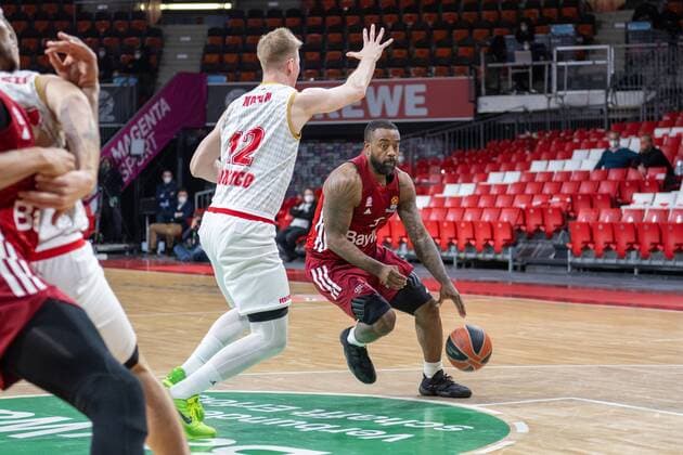 Brock Motum 12 (AS Monaco Basket), K. Rivers 3 (FC Bayern), FC Bayern Basketball vs. AS Monaco Basket, Euroleague, 13.01.2022 Muenchen Bayern Deutschland