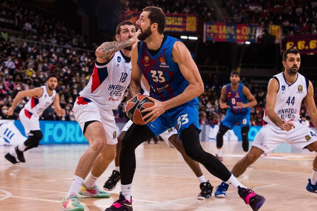 January 13, 2022, Barcelona, Barcelona, Spain: Nikola Mirotic of FC Barcelona, Barca in action during the Turkish Airlines EuroLeague match between FC Barcelona and Anadolu Efes Istanbul at Palau Blaugrana on January 13, 2022 in Barcelona, Spain. Barcelona Spain - ZUMAa181 20220113_zaa_a181_265 Copyright: xJavierxBorregox
