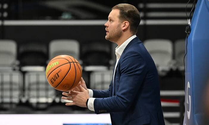 14.01.2022 - Basketball - Saison 2021 2022 - 2. Bundesliga Pro-A - 19. Spieltag: Nürnberg Falcons Basketball Club NBC - RASTA Vechta - - Vytautas Buzas ( Trainer Headcoach Nürnberg Falcons BC NBC )