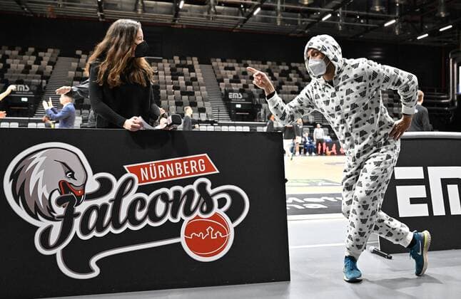 14.01.2022 - Basketball - Saison 2021 2022 - 2. Bundesliga Pro-A - 19. Spieltag: Nürnberg Falcons Basketball Club NBC - RASTA Vechta - - Dominik Mujkanovic ( Hallensprecher ) im Interview