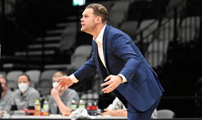 14.01.2022 - Basketball - Saison 2021 2022 - 2. Bundesliga Pro-A - 19. Spieltag: Nürnberg Falcons Basketball Club NBC - RASTA Vechta - - Vytautas Buzas ( Trainer Headcoach Nürnberg Falcons BC NBC )