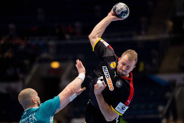 220114 Julius Kühn of Germany during the 2022 EHF European Handball Championship match between Germany and Belarus on January 14, 2022 in Bratislava. Photo: Petter Arvidson BILDBYRAN kod PA PA0366 bbeng ehf euro 2022 em 2022 european men?s handball championship 2022 handball handboll handbolls-em 2022 handball handball-em 2022 germany belarus tyskland Vitryssland Copyright: PETTERxARVIDSON BB220114PA076