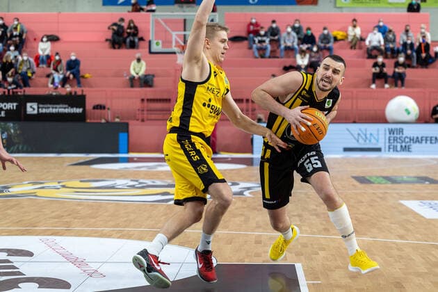 Karlo Miksic (Kirchheim Knights, 55) Tigers Tuebingen vs. Kirchheim Knights, 2. Basketball Bundesliga, Pro A, Barmer 2 Basketball, 19. Spieltag , Spielzeit 2021 2022, 14.01.2022 Tigers Tuebingen vs. Kirchheim Knights, 2. Basketball Bundesliga, Pro A, Barmer 2 Basketball, 19. Spieltag , Spielzeit 2021 2022, 14.01.2022 Tuebingen Copyright: xNinaxSanderx xEibnerxPressefotox EP_NSR
