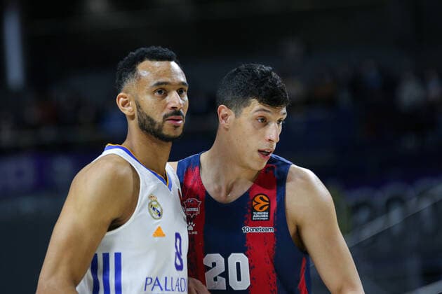 14th January 2021; Wizink Center; Madrid, Spain; Turkish Airlines Euroleague Basketball , Real Madrid versus Bitci Baskonia; Adam Hanga (Real Madrid) and Simone Fontecchio Madrid Madrid Spain Basketball Copyright: xAlbaxPachecox xAgenciaxLOFx