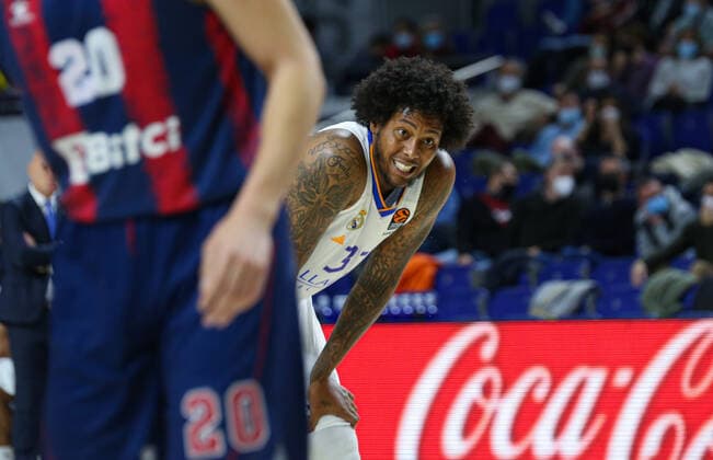 14th January 2021; Wizink Center; Madrid, Spain; Turkish Airlines Euroleague Basketball , Real Madrid versus Bitci Baskonia; Trey Thompkins talking with his partner Madrid Madrid Spain Basketball Copyright: xAlbaxPachecox xAgenciaxLOFx