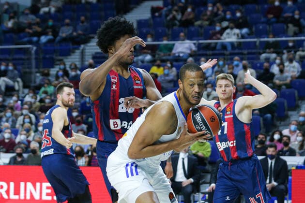 14th January 2021; Wizink Center; Madrid, Spain; Turkish Airlines Euroleague Basketball , Real Madrid versus Bitci Baskonia; Anthony Randolph (Real Madrid) fighting for the rebound Madrid Madrid Spain Basketball Copyright: xAlbaxPachecox xAgenciaxLOFx