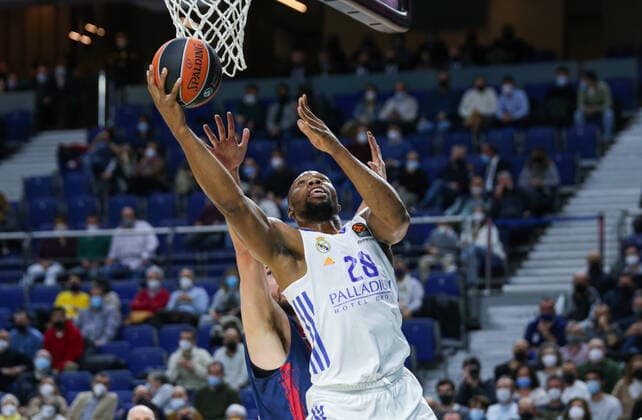 14th January 2021; Wizink Center; Madrid, Spain; Turkish Airlines Euroleague Basketball , Real Madrid versus Bitci Baskonia; Guerschon Yabusele (Real Madrid) scoring a basket Madrid Madrid Spain Basketball Copyright: xAlbaxPachecox xAgenciaxLOFx