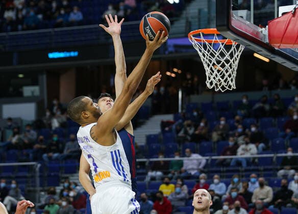 14th January 2021; Wizink Center; Madrid, Spain; Turkish Airlines Euroleague Basketball , Real Madrid versus Bitci Baskonia; Anthony Randolph (Real Madrid) scoring a basket Madrid Madrid Spain Basketball Copyright: xAlbaxPachecox xAgenciaxLOFx
