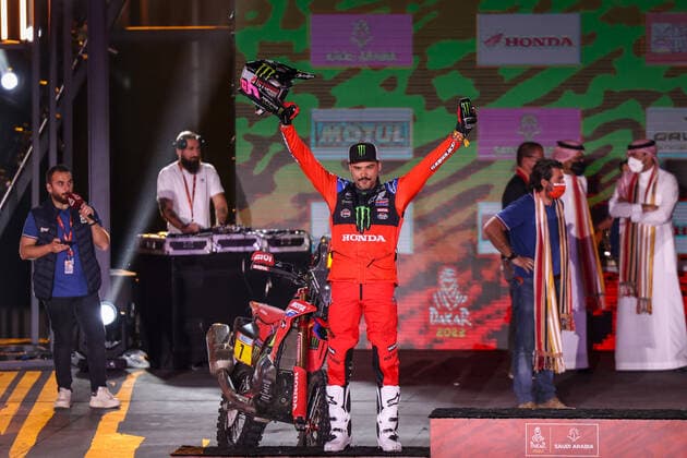 Quintanilla Pablo (chl), Monster Energy Honda Team 2022, Honda CRF 450 Rally, Moto,Motul, portrait, podium during the Podium Finish of the Dakar Rally 2022, on January 14th 2022 in Jeddah, Saudi Arabia - AUTO - DAKAR 2022 - PODIUM FINISH DPPI Panoramic  JDR55328