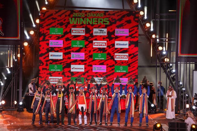 Overall winners Sunderland Sam (aus), GasGas Factory Racing, KTM 450 Rally Factory Replica, Moto, W2RC, portrait, podium with 500 Sotnikov Dmitry (rus), Akhmadeev Ruslan (rus), Akhmetzianov Ilgiz (rus), Kamaz-Master, Kamaz 43509, T5 FIA Camion, 201 Al-Attiyah Nasser (qat), Baumel Batthieu (fra), Toyota Gazoo Racing, Toyota GR DKR Hilux T1+, Auto FIA T1 T2, W2RC, 305 Lopez Contardo Francisco (chl), Latrach Vinagre Juan Pablo (chl), EKS - South Racing, Can-Am XRS, T3 FIA, W2RC, 401 Jones Austin (usa), Gugelmin Gustavo (bra), Can-Am Factory South Racing, Can-Am XRS, T4 FIA SSV, W2RC, Motul and 174 Giroud Alexandre (fra), Yamaha Racing - SMX - Dragon, Yamaha YFZ 700, Quad, W2RC during the Podium Finish of the Dakar Rally 2022, on January 14th 2022 in Jeddah, Saudi Arabia - AUTO - DAKAR 2022 - PODIUM FINISH DPPI Panoramic JDR55463