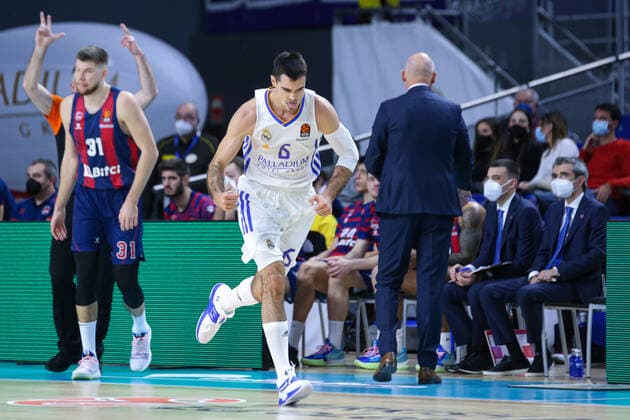 14th January 2022; Wizink Center; Madrid, Spain; Turkish Airlines Euroleague Basketball , Real Madrid versus Bitci Baskonia; Alberto Abalde (Real Madrid) celebrating triple Madrid Madrid Spain Basketball Copyright: xAlbaxPachecox xAgenciaxLOFx