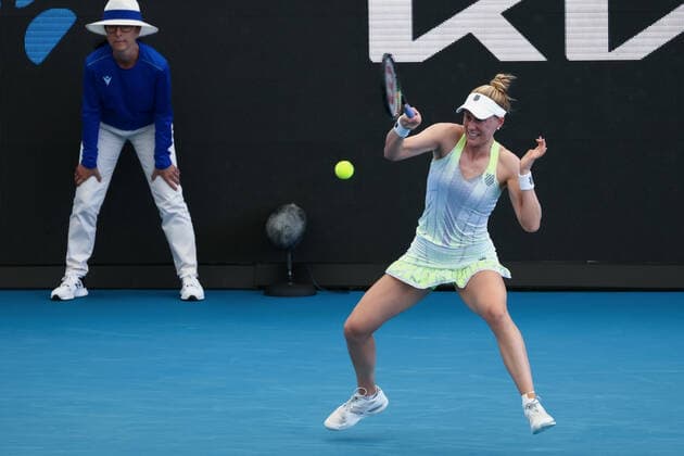 ADELAIDE, AUSTRALIA - JANUARY 15: Alison Riske of United States plays a forehand during the WTA, Tennis Damen finals singles match between Alison Riske of United States and Madison Keys of United States on day seven of the Adelaide International tennis tournament 2 at Memorial Drive on January 15, 2022 in Adelaide, Australia. (Photo by Peter Mundy Speed Media Icon Sportswire) TENNIS: JAN 15 Adelaide International Icon2201150016