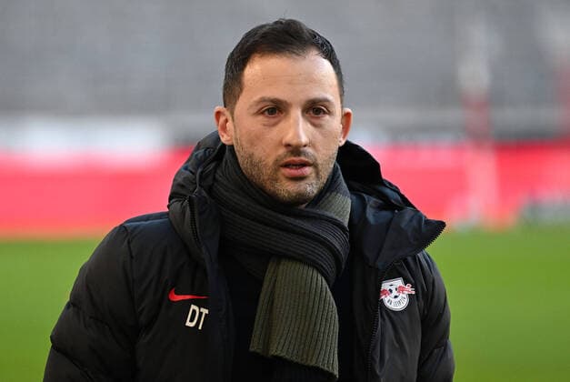 15.01.2022, xjhx, Fussball 1.Bundesliga, VfB Stuttgart - RB Leipzig emspor, v.l. Trainer Domenico Tedesco (RB Leipzig) (DFL DFB REGULATIONS PROHIBIT ANY USE OF PHOTOGRAPHS as IMAGE SEQUENCES and or QUASI-VIDEO) Stuttgart