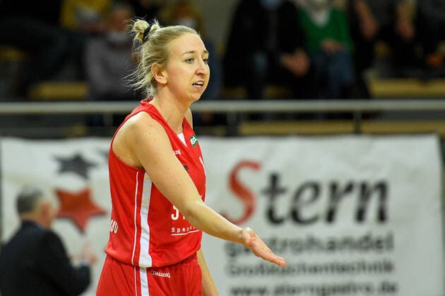 Basketball, DBBL, 1. BL, Damen, Gisa Lions SV Halle - Herner TC Halle, Deutschland 15. Januar 2022: 1.BBL - Damen - 2021 2022 - Gisa Lions SV Halle vs. Herne Sofia Pelander (Herne) gestikuliert auf dem Spielfeld. SWH.arena Sachsen Anhalt Copyright: xFotostandx xxBallaschx