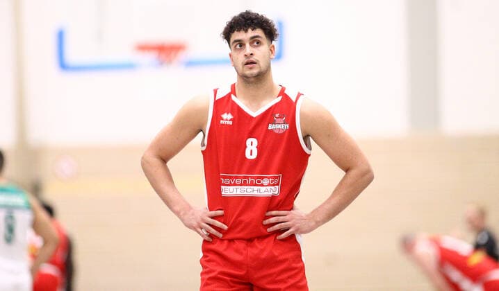 Basketball, 1. Regionalliga Nord, 16. Spieltag, TSG Bergedorf Stargazers - Rot-Weiss Cuxhaven Baskets (76:63), Marc Klesper (Cuxhaven). Neuallermöhe Hamburg