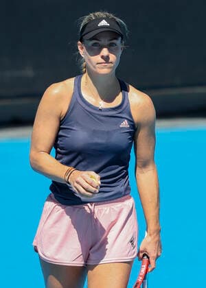 Angelique Kerber (GER) waehrend einer Trainingseinheit, Training, Trainer, coach Tennis - Australian Open 2022 - Grand Slam - Melbourne Park - Melbourne - Victoria - Australia - 16 January 2022. Copyright: xJuergenxHasenkopfx