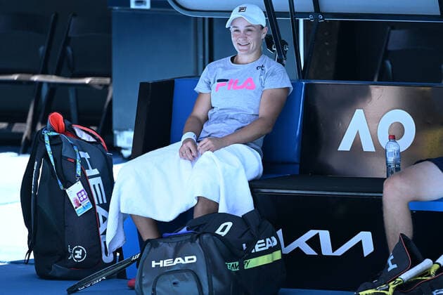 TENNIS AUSTRALIAN OPEN PRACTICE, Ashleigh Barty of Australia is seen during a practice session ahead of the Australian Open, at Melbourne Park in Melbourne, Sunday, January 16, 2022. ( NO ARCHIVING, EDITORIAL USE ONLY, NO USE IN BOOKS WITHOUT CONSENT MELBOURNE VIC AUSTRALIA  Copyright: xDAVExHUNTx 20220116001613840654