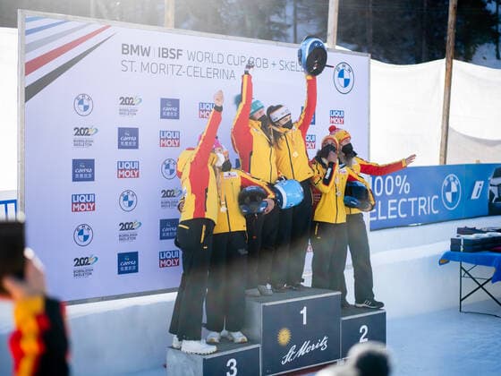 Podium mit Laura Nolte, Deborah Levi (Deutschland, BSC Winterberg), Kim Kalicki, Lisa Buckwitz (Deutschland), Mariama Jamanka, Kira Lipperheide (Deutschland) beim deutschen Dreifachsieg, CH, IBSF Weltcup und Europameisterschaft, St. Moritz Zweierbob Damen, 16.01.2022, Saison 2021 2022 CH, IBSF Weltcup und Europameisterschaft, St. Moritz Zweierbob Damen, 16.01.2022, Saison 2021 2022 Copyright: xEibner Memmlerx EP_MMR