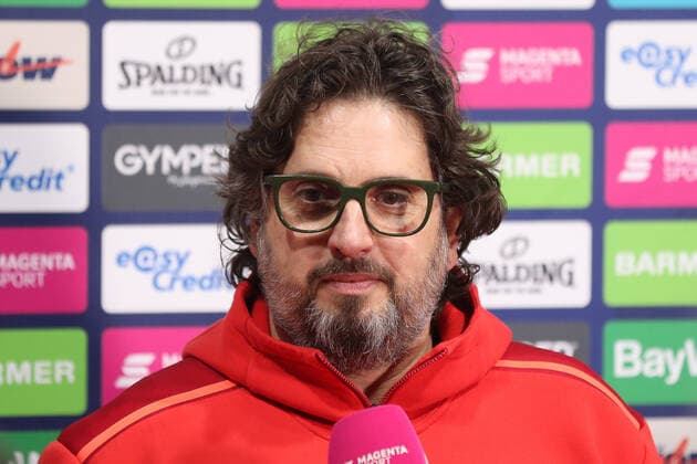 Andrea Trinchieri (Bayern Basketball, Chef-Trainer) waehrend einem Interview. GER, FC Bayern Basketball vs. Telekom Baskets Bonnl, 1. Bundesliga, Saison 2021 2022, 16.01.2022, GER, FC Bayern Basketball vs. Telekom Baskets Bonnl, 1. Bundesliga, Saison 2021 2022, 16.01.2022, Muenchen Copyright: xEIBNER MarcelxEngelbrechtx EP_EER