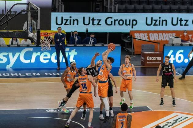 Philipp HERKENHOFF (Ratiopharm Ulm, 14) Fedor ZUGIC (Ratiopharm Ulm, 44) Sindarius THORNWELL (Ratiopharm Ulm, 7) Per GUENTHER (Ratiopharm Ulm, 6) Kevin WOHLRATH (Medi Bayreuth, 6), Ratiopharm Ulm vs. Medi Bayreuth, Basketball, Basketball Bundesliga, 17. Spieltag, 2021 2022, 16.01.2021, Ratiopharm Ulm vs. Medi Bayreuth, Basketball, Basketball Bundesliga, 17. Spieltag, 2021 2022, 16.01.2021 Neu- Ulm Copyright: xEibner-Pressefotox EP_FMR
