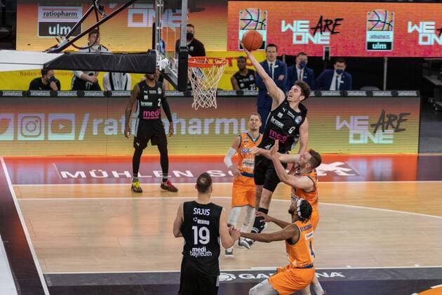 Martynas SAJUS (Medi Bayreuth, 19) Kay BRUHNKE (Medi Bayreuth, 9) Sacar ANIM (Medi Bayreuth, 2), Ratiopharm Ulm vs. Medi Bayreuth, Basketball, Basketball Bundesliga, 17. Spieltag, 2021 2022, 16.01.2021, Ratiopharm Ulm vs. Medi Bayreuth, Basketball, Basketball Bundesliga, 17. Spieltag, 2021 2022, 16.01.2021 Neu- Ulm Copyright: xEibner-Pressefotox EP_FMR