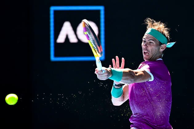 Sport Bilder des Tages TENNIS AUSTRALIAN OPEN, Rafael Nadal of Spain plays a shot during his first Round Men s singles match against Marcos Giron of the United States on Day 1 of the Australian Open, at Melbourne Park, in Melbourne, Monday, January 17, 2022. ( NO ARCHIVING, EDITORIAL USE ONLY, NO USE IN BOOKS WITHOUT CONSENT MELBOURNE VIC AUSTRALIA  Copyright: xDAVExHUNTx 20220117001614143587