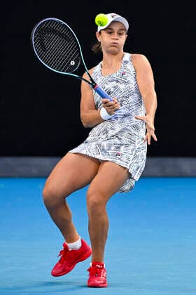TENNIS AUSTRALIAN OPEN, Ashleigh Barty of Australia plays a shot during her first Round Women s singles match against Lesia Tsurenko of Ukraine on Day 1 of the Australian Open, at Melbourne Park, in Melbourne, Monday, January 17, 2022. ( NO ARCHIVING, EDITORIAL USE ONLY, NO USE IN BOOKS WITHOUT CONSENT MELBOURNE VIC AUSTRALIA  Copyright: xDAVExHUNTx 20220117001614159464