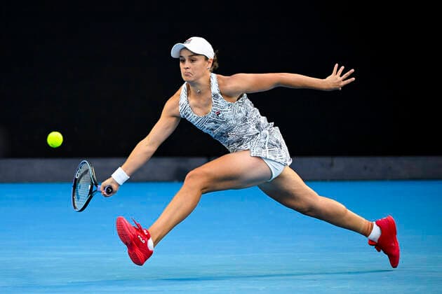 TENNIS AUSTRALIAN OPEN, Ashleigh Barty of Australia plays a shot during her first Round Women s singles match against Lesia Tsurenko of Ukraine on Day 1 of the Australian Open, at Melbourne Park, in Melbourne, Monday, January 17, 2022. ( NO ARCHIVING, EDITORIAL USE ONLY, NO USE IN BOOKS WITHOUT CONSENT MELBOURNE VIC AUSTRALIA  Copyright: xDAVExHUNTx 20220117001614159607