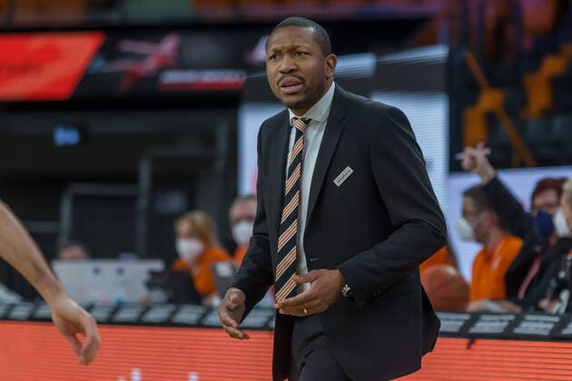 16.01.22, Neu Ulm, Deutschland, ratiopharm Arena, ratiopharm ulm vs. medi Bayreuth - Basketball Bundesliga, Tyron McCoy (ratiopharm ulm) gestikuliert, gestik (Foto H. Langer) Neu Ulm ratiopharm Arena Bayern Deutschland