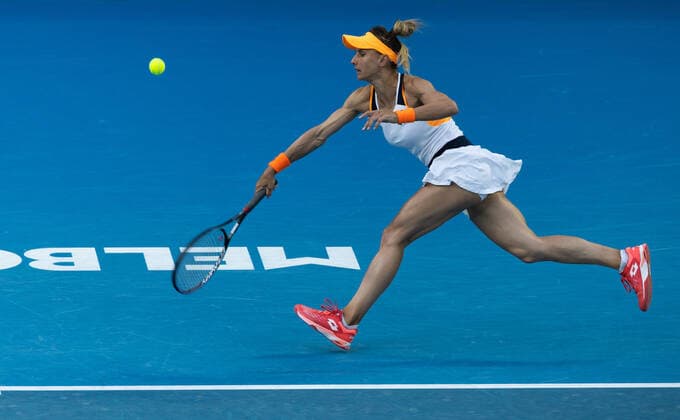 (220117) -- MELBOURNE, Jan. 17, 2022 -- Lesia Tsurenko of Ukraine competes during the women s singles first round match against Ashleigh Barty of Australia at Australian Open 2022 in Melbourne, Australia, Jan. 17, 2022. (Photo by Xinhua) (SP)AUSTRALIA-MELBOURNE-TENNIS-AUSTRALIAN OPEN-WOMEN S SINGLES HuxJingchen 