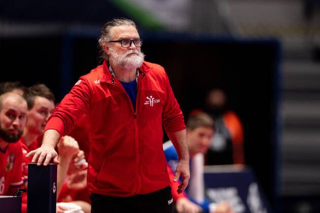 220117 Rastislav Trtik, head coach of Czech Republic during the 2022 EHF European Handball Championship match between Czech Republic and Sweden on January 17, 2022 in Bratislava. Photo: Petter Arvidson BILDBYRAN kod PA PA0373 bbeng ehf euro 2022 em 2022 european men?s handball championship 2022 handball handboll handbolls-em 2022 handball handball-em 2022 czech republic sverige sweden tjeckien Copyright: PETTERxARVIDSON BB220117PA181