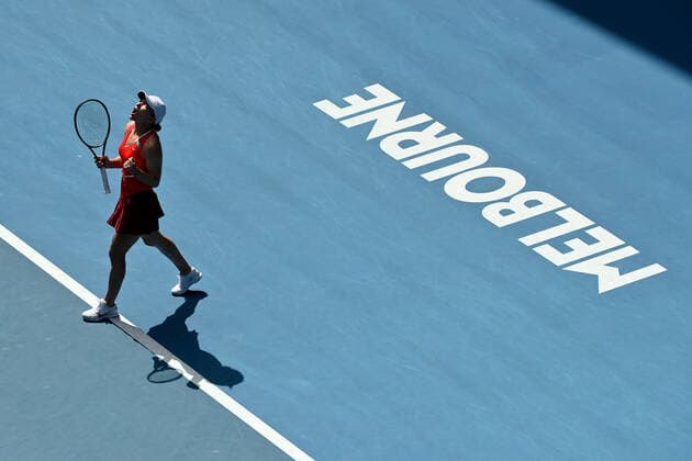 TENNIS AUSTRALIAN OPEN, Simona Halep of Romania reacts after winning her first round Women?s singles match against Magdalena Frech of Poland on Day 2 of the Australian Open, at Melbourne Park, in Melbourne, Tuesday, January 18, 2022. ( NO ARCHIVING, EDITORIAL USE ONLY, NO USE IN BOOKS WITHOUT CONSENT MELBOURNE VIC AUSTRALIA  Copyright: xJOELxCARRETTx 20220118001614383642