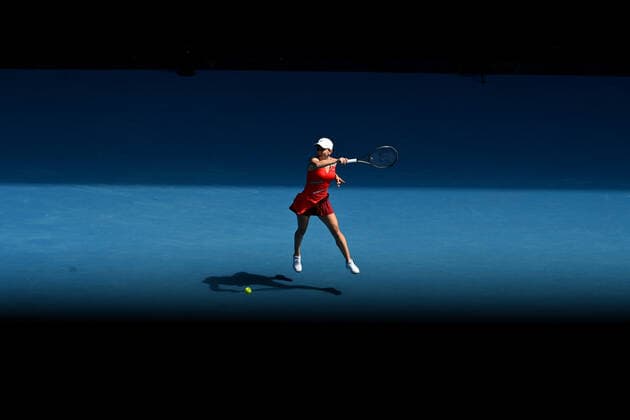 TENNIS AUSTRALIAN OPEN, Simona Halep of Romania returns a shot during her first round Women?s singles match against Magdalena Frech of Poland on Day 2 of the Australian Open, at Melbourne Park, in Melbourne, Tuesday, January 18, 2022. ( NO ARCHIVING, EDITORIAL USE ONLY, NO USE IN BOOKS WITHOUT CONSENT MELBOURNE VIC AUSTRALIA  Copyright: xJOELxCARRETTx 20220118001614384136