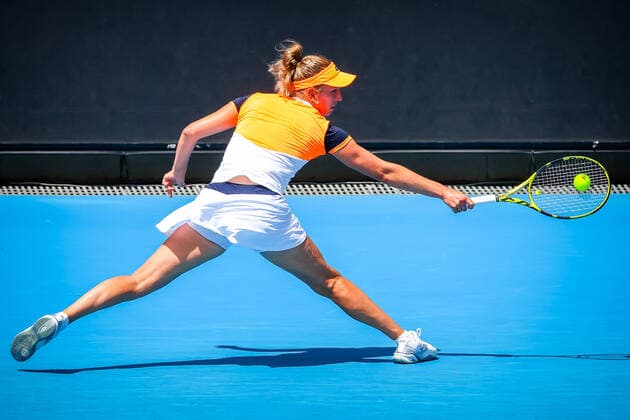 Belgian Elise Mertens WTA, Tennis Damen 21) pictured in action at a tennis match between Belgian Mertens and Russian Zvonareva, in the first round of the women s singles at the Australian Open Grand Slam tennis tournament, Tuesday 18 January 2022 in Melbourne Park, Melbourne, Australia. The 2022 edition of the Australian Grand Slam takes place from January 17th to January 30th. PATRICKxHAMILTON  x3480398x