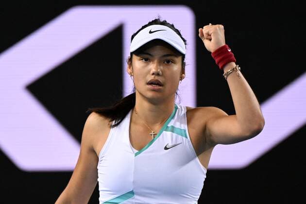 Mandatory Credit: Photo by James Gourley Shutterstock (12763707jf) Emma Raducanu celebrates during her first round match Australian Open, Day Two, Tennis, Melbourne Park, Melbourne, Australia - 18 Jan 2022 Australian Open, Day Two, Tennis, Melbourne Park, Melbourne, Australia - 18 Jan 2022 Copyright: xJamesxGourley Shutterstockx 12763707jf